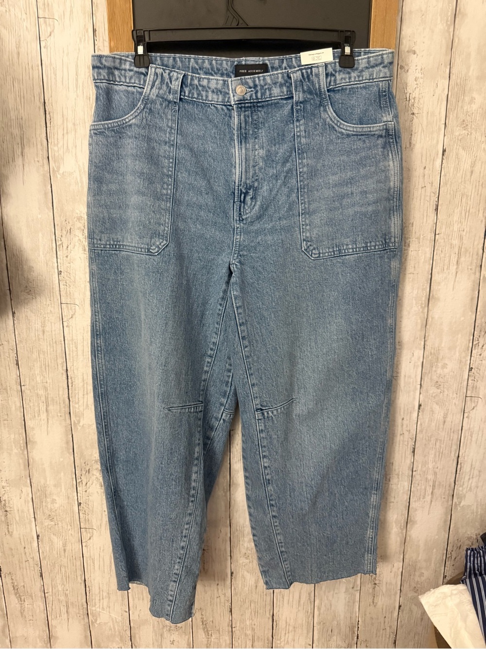 NWT Free Assembly carpenter barrel blue denim jeans Size 16
